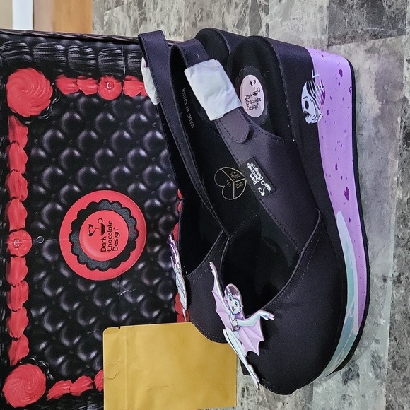 Dark Chocolate Design Beach Ghouls Sandal - Picture 12 of 16